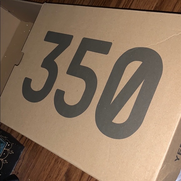 Brand new yeezy boost - Picture 4 of 4